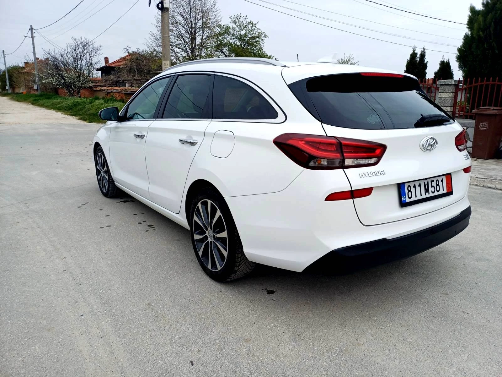 Hyundai I30 1.6 CRDi -FULL, снимка 7 - Автомобили и джипове - 53402534