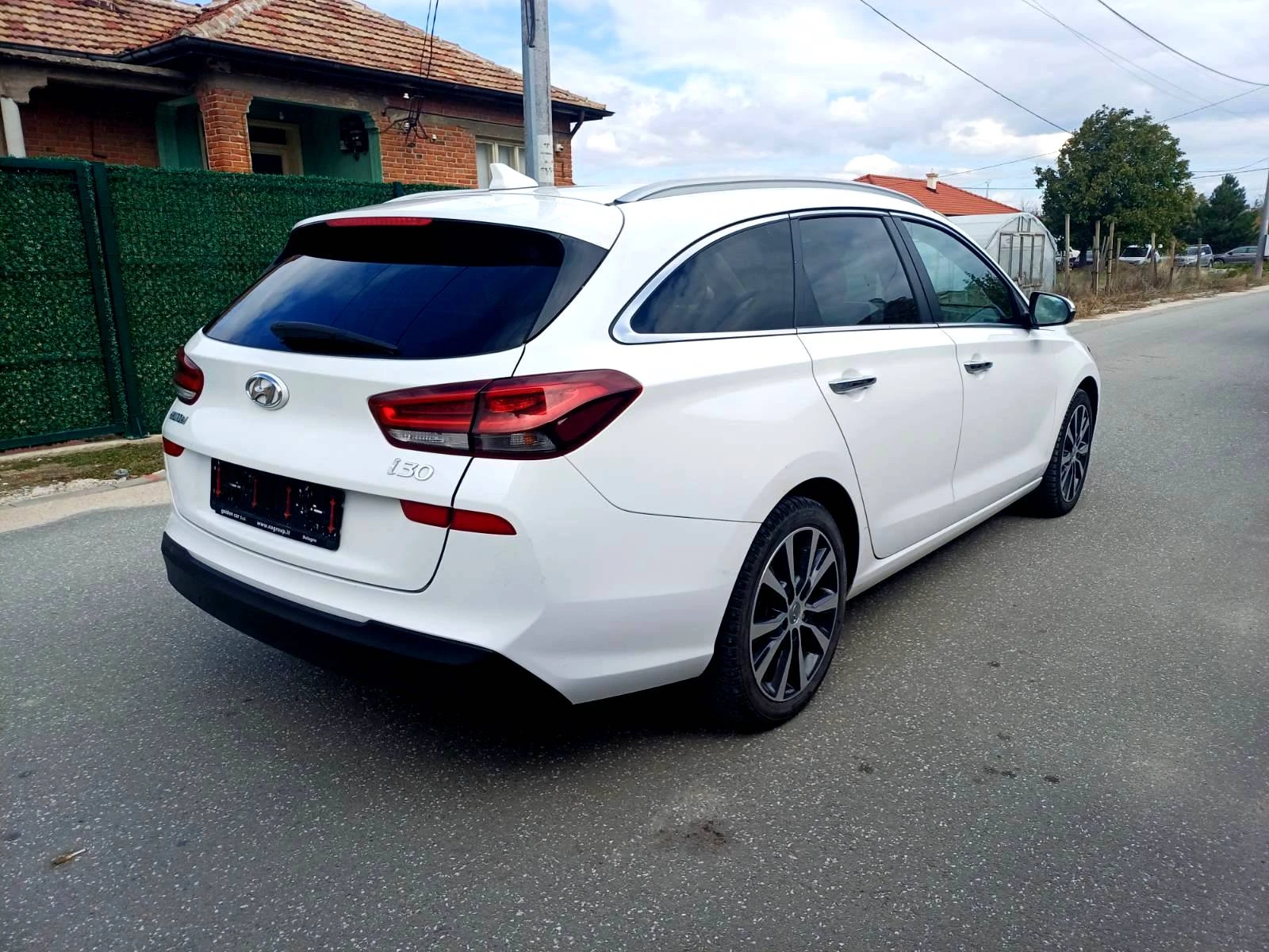 Hyundai I30 1.6 CRDi -FULL - изображение 4