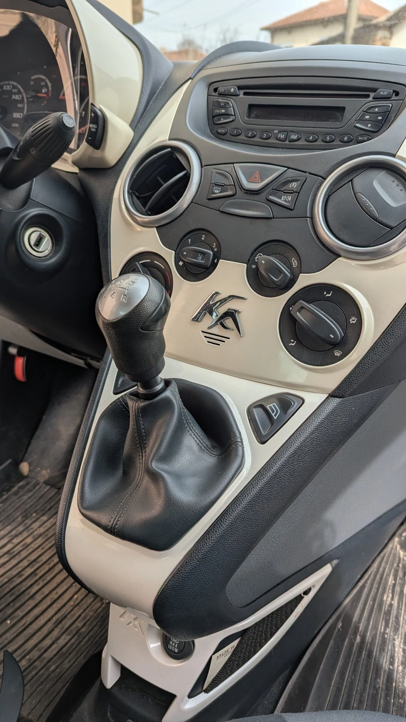 Ford Ka, снимка 11 - Автомобили и джипове - 53484569