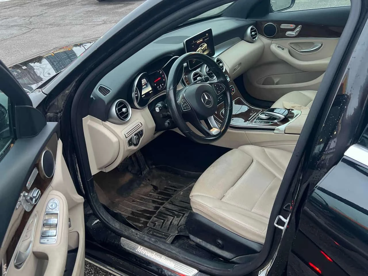 Mercedes-Benz C 300 4 MATIC * CARFAX * ПАНОРАМА * KEYLESS *  - изображение 5