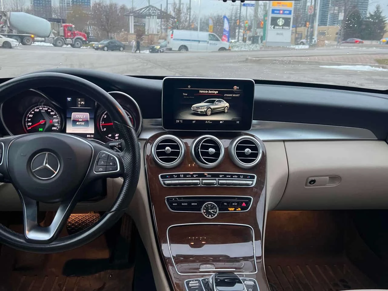 Mercedes-Benz C 300 4 MATIC * CARFAX * ПАНОРАМА * KEYLESS *  - изображение 9