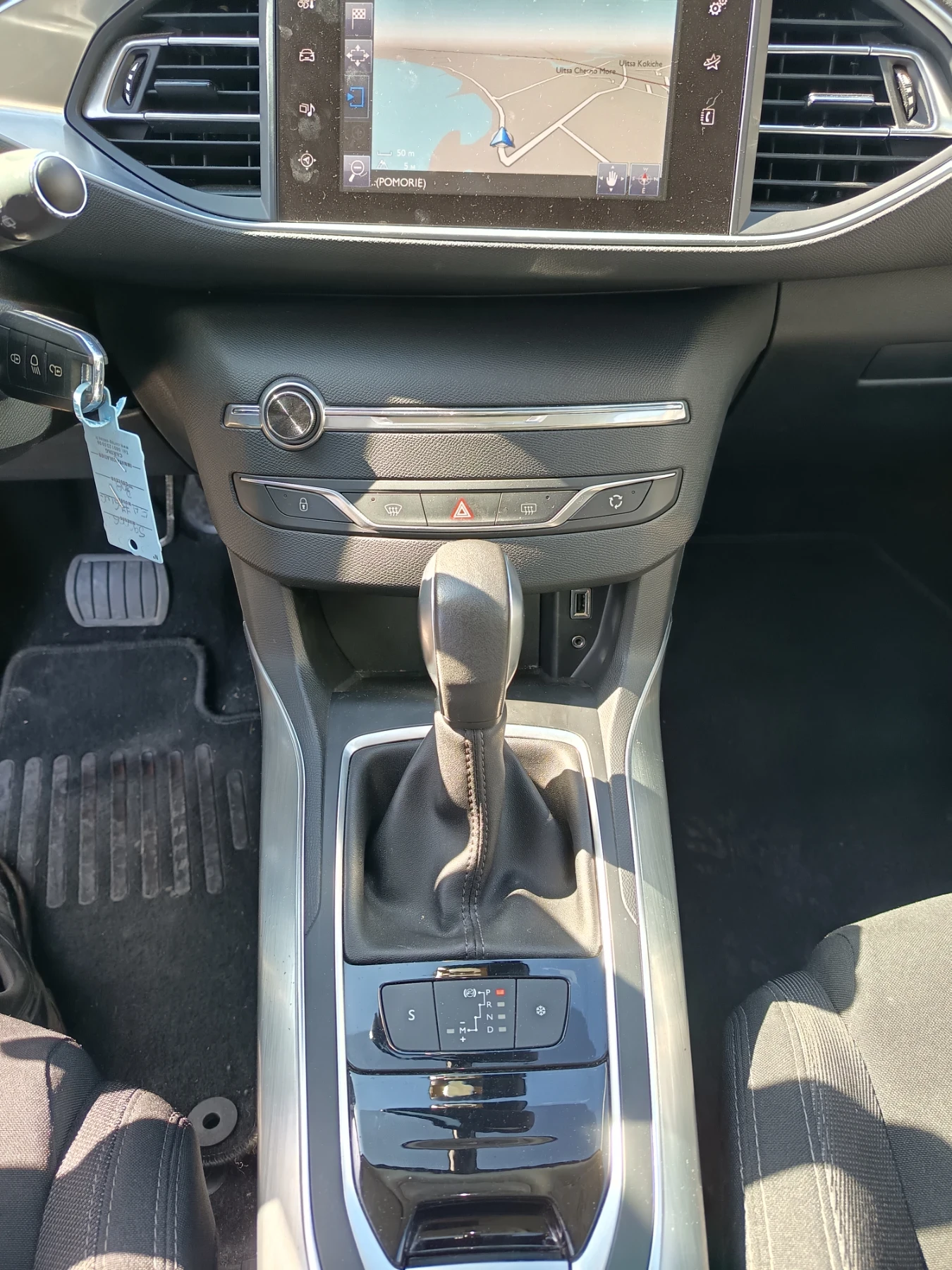 Peugeot 308 1.2i automatic , снимка 7 - Автомобили и джипове - 53817463