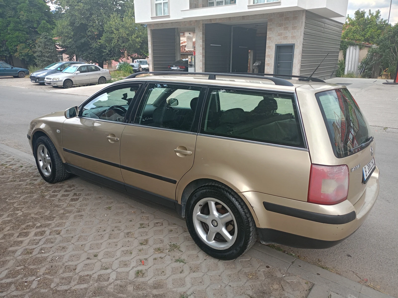 VW Passat, снимка 8 - Автомобили и джипове - 54157210