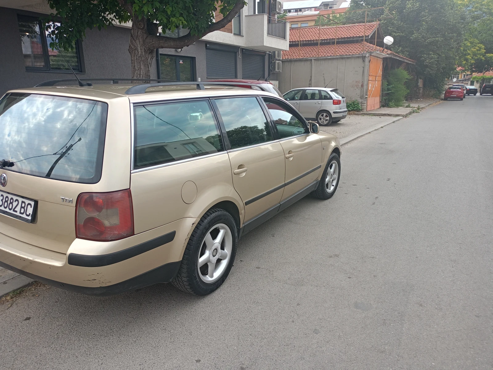 VW Passat, снимка 6 - Автомобили и джипове - 54157210