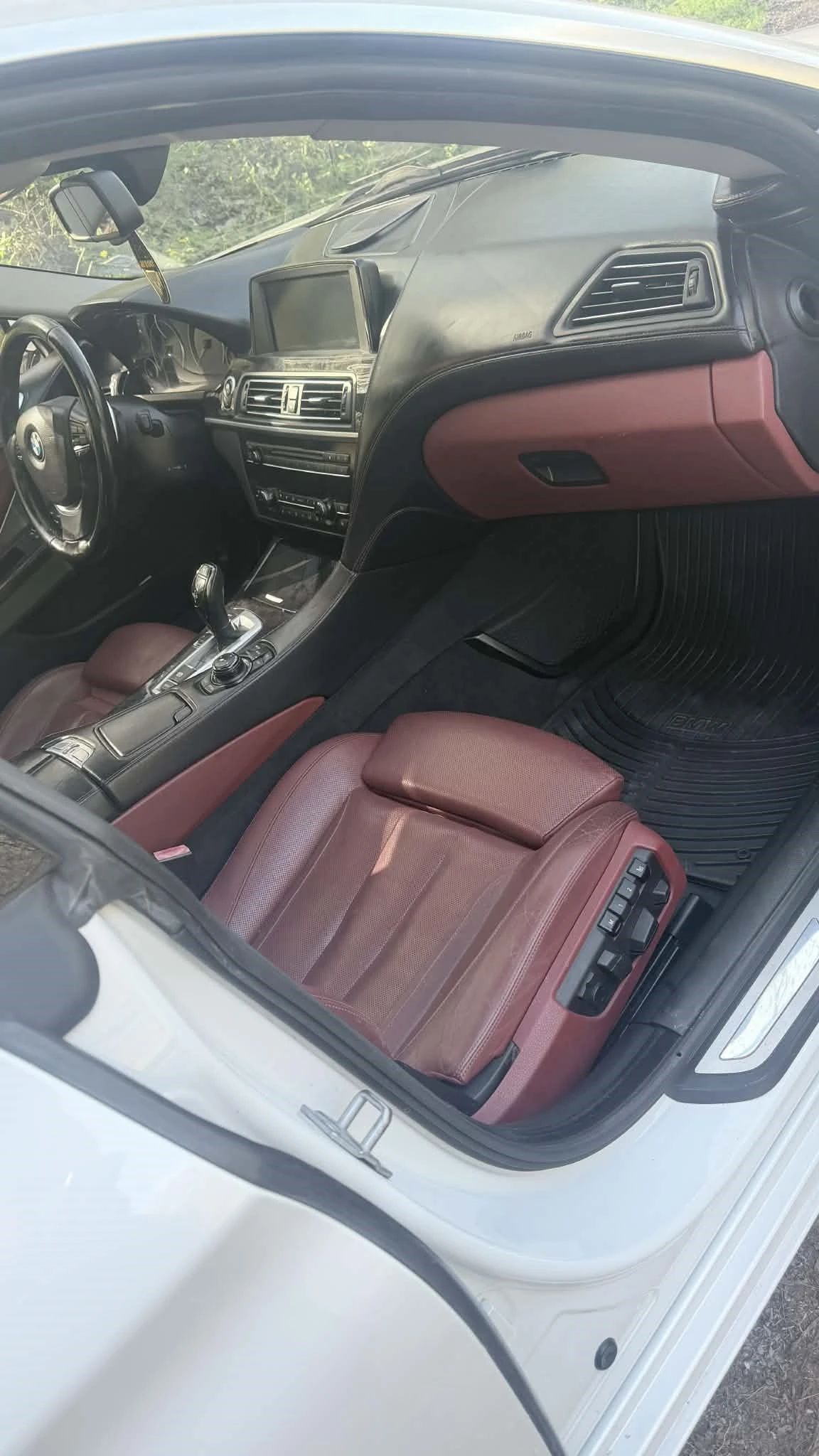 BMW 650 Camera360/Head UP/Bang & Olufsen /Full Max, снимка 7 - Автомобили и джипове - 54247810