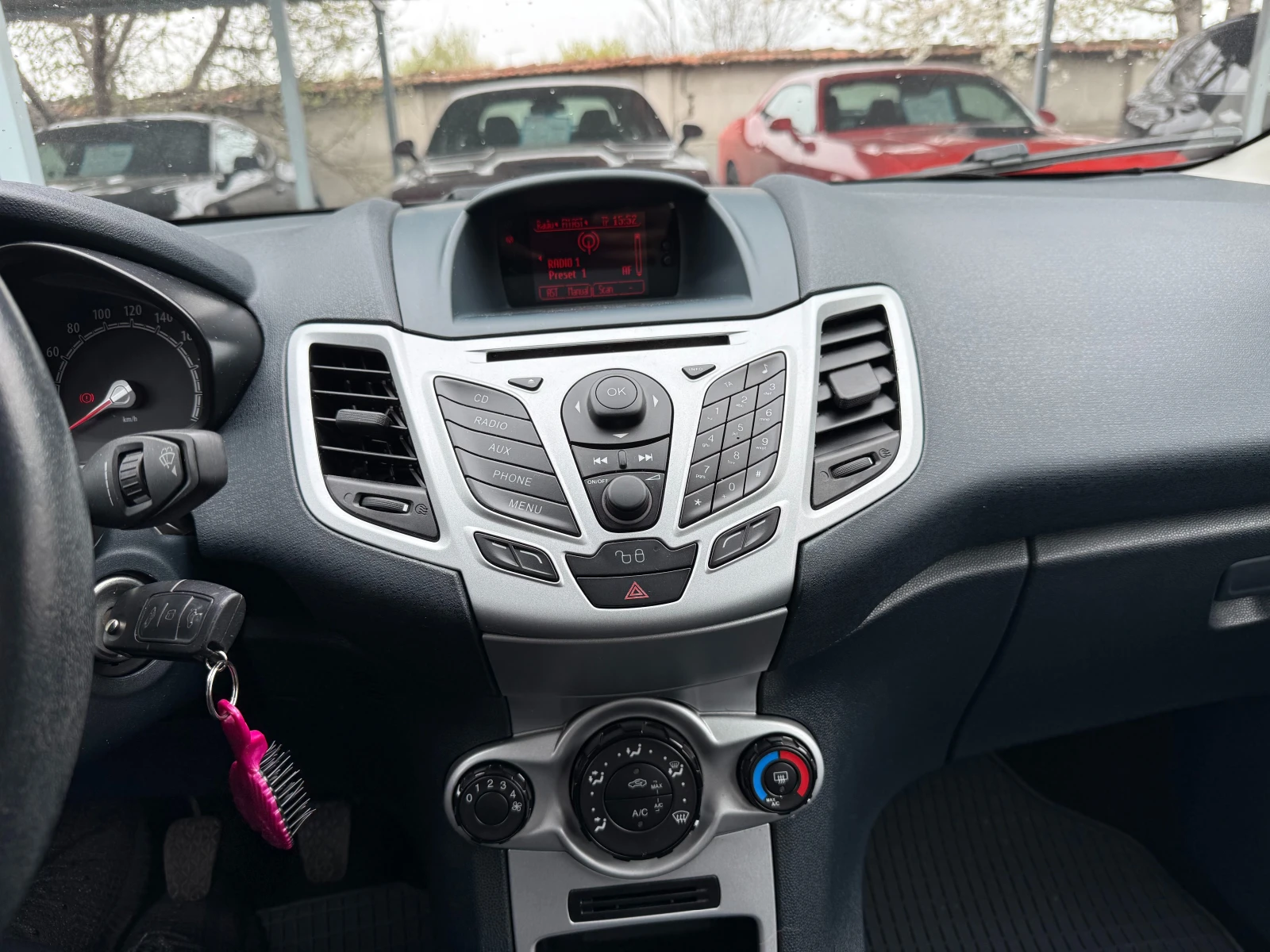 Ford Fiesta LPG, снимка 15 - Автомобили и джипове - 54259664