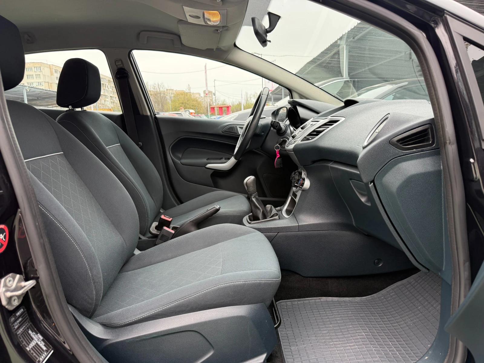 Ford Fiesta LPG, снимка 10 - Автомобили и джипове - 54259664