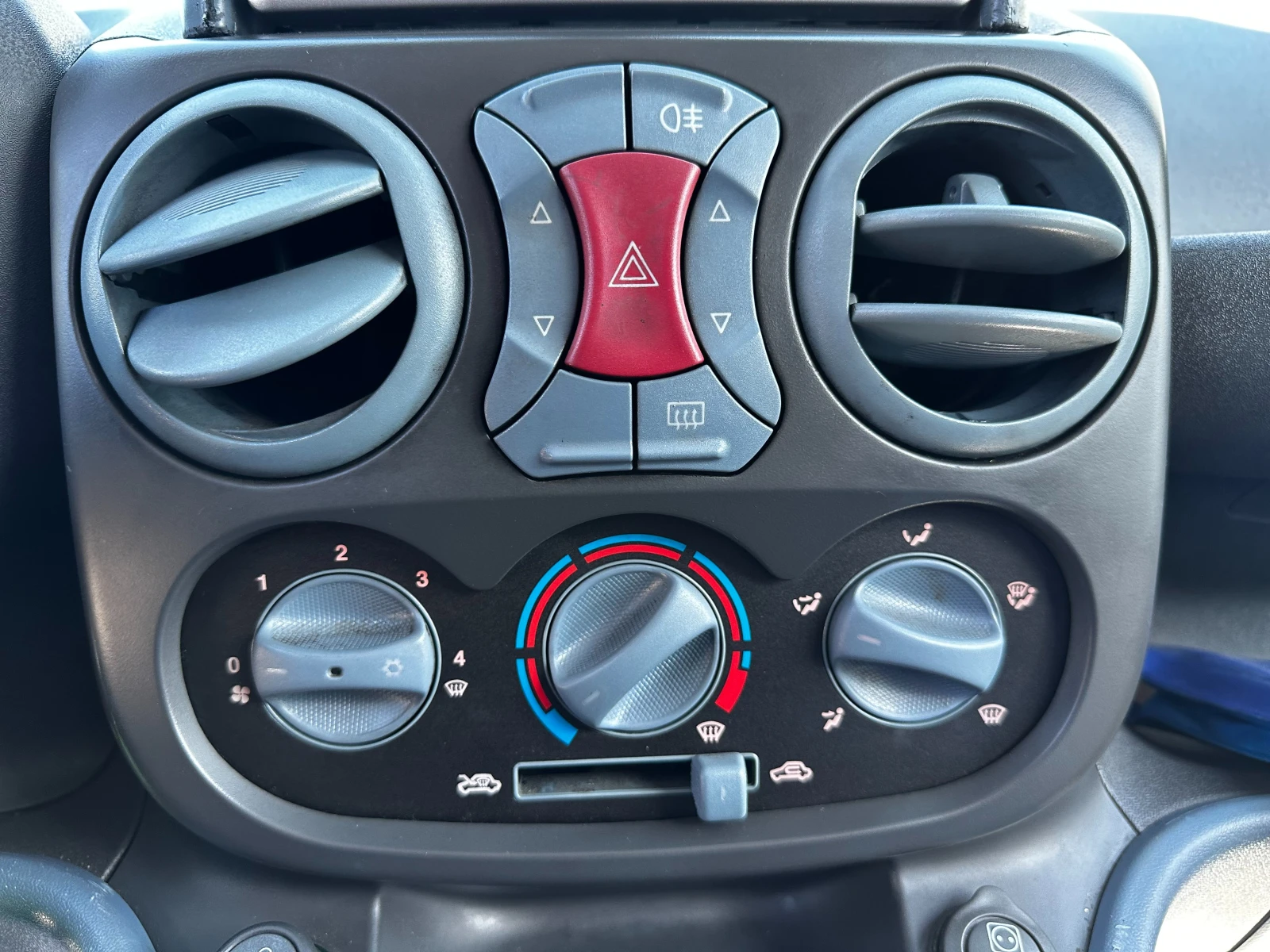 Fiat Doblo 2, 0 дизел, снимка 12 - Автомобили и джипове - 54422934