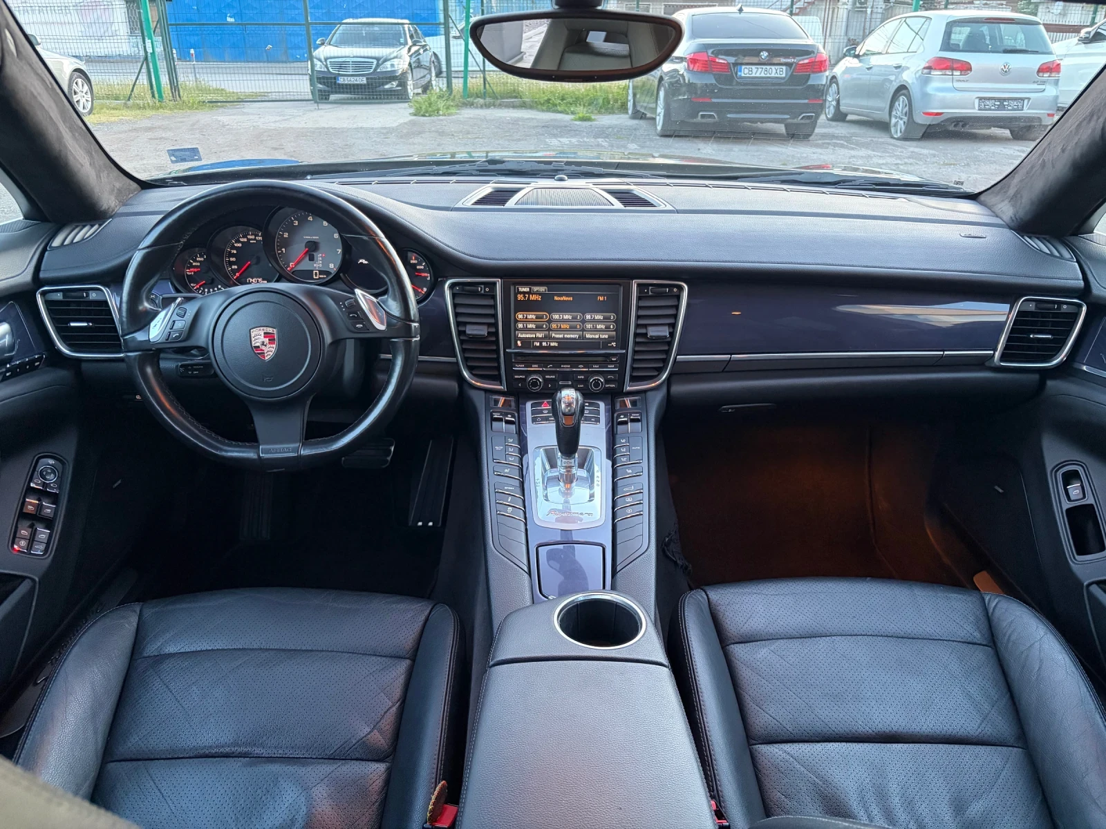 Porsche Panamera, снимка 15 - Автомобили и джипове - 54556574