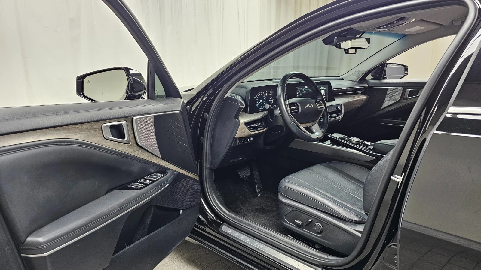 Kia K8 * Hybrid* Camera* Lane Asist* АВТОКРЕДИТ, снимка 13 - Автомобили и джипове - 54577933