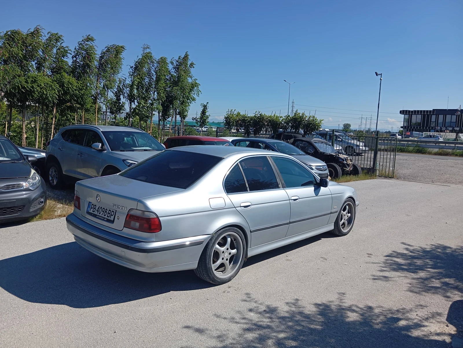 BMW 520 2.0 бензин , снимка 11 - Автомобили и джипове - 54618255