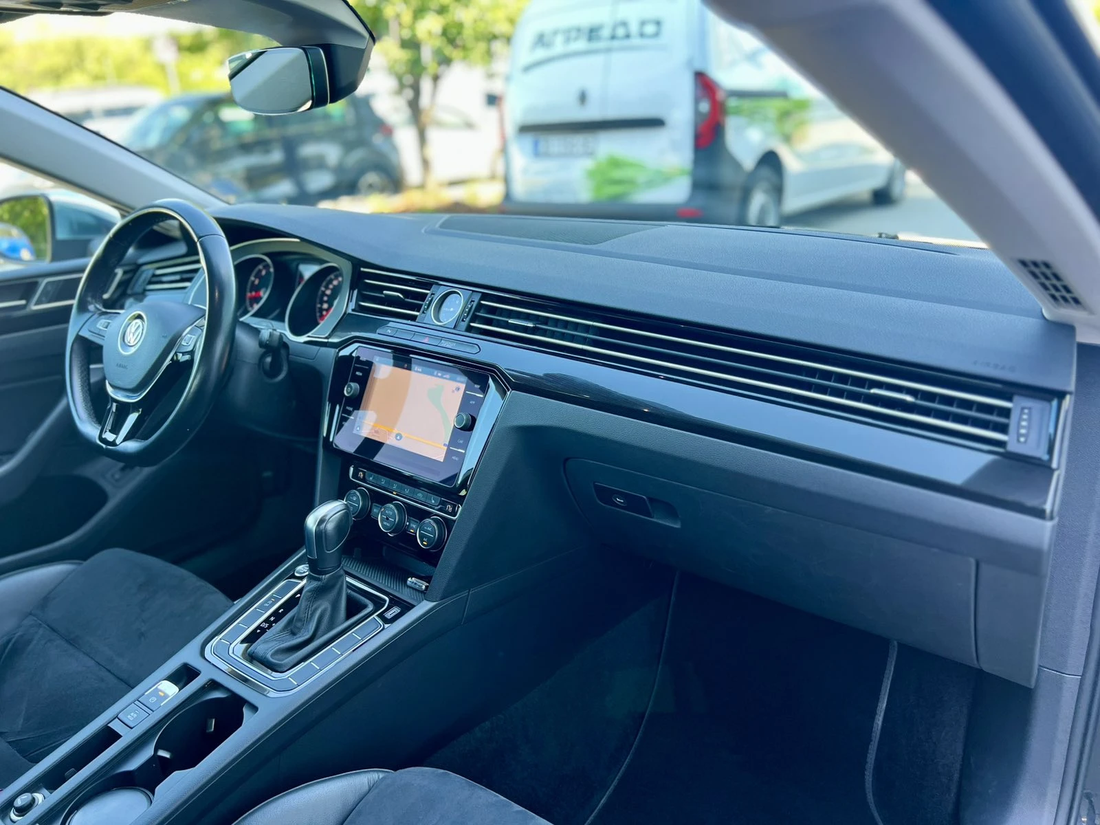 VW Arteon Elegance / 2.0TFSI / 190 к.с. / DSG / LED, снимка 14 - Автомобили и джипове - 54703065