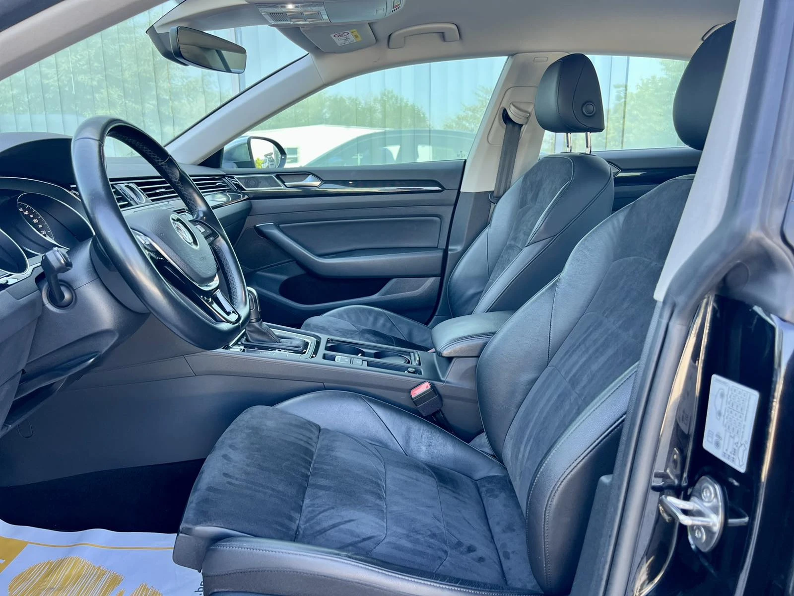 VW Arteon Elegance / 2.0TFSI / 190 к.с. / DSG / LED, снимка 9 - Автомобили и джипове - 54703065