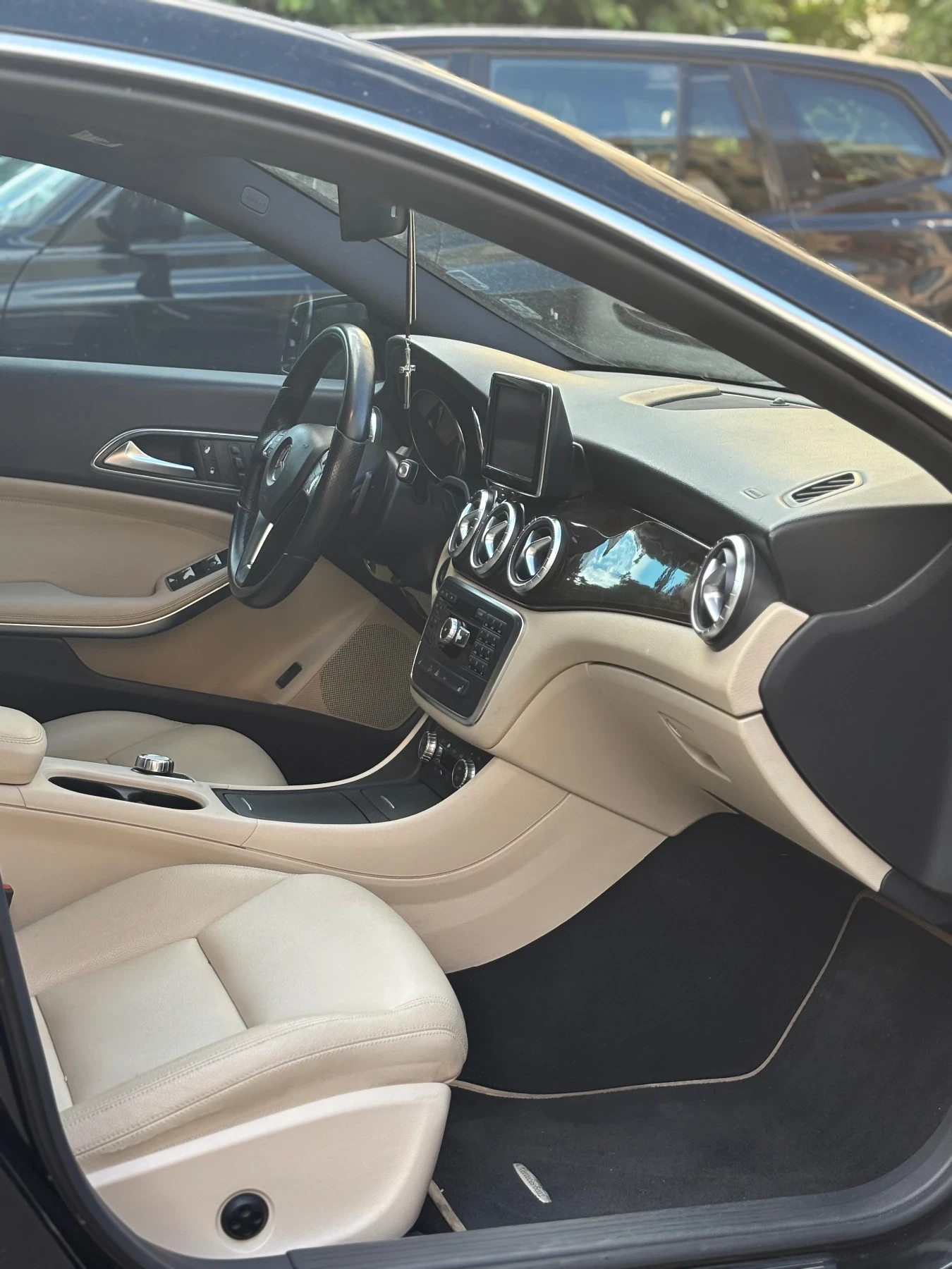 Mercedes-Benz CLA 250, снимка 9 - Автомобили и джипове - 54932308