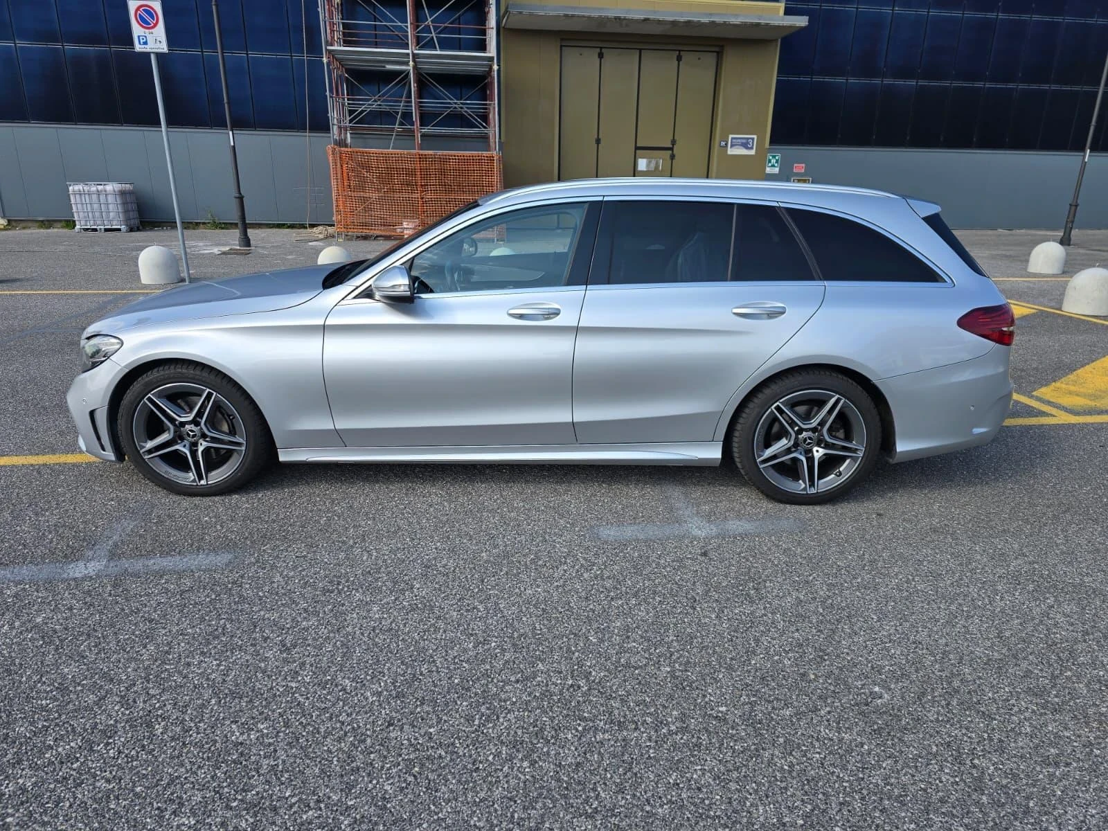 Mercedes-Benz C 200 Facelift AMG, снимка 11 - Автомобили и джипове - 55568303