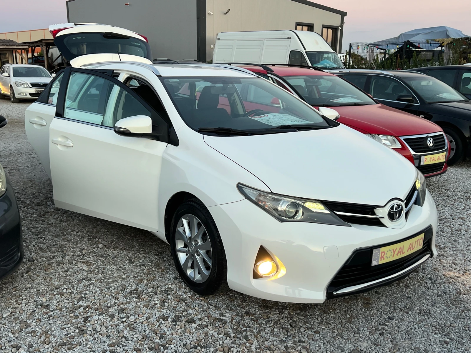 Toyota Auris ЛИЗИНГ-КЛИМА-НАВИ-КАМЕРА-ТОП, снимка 17 - Автомобили и джипове - 55729795