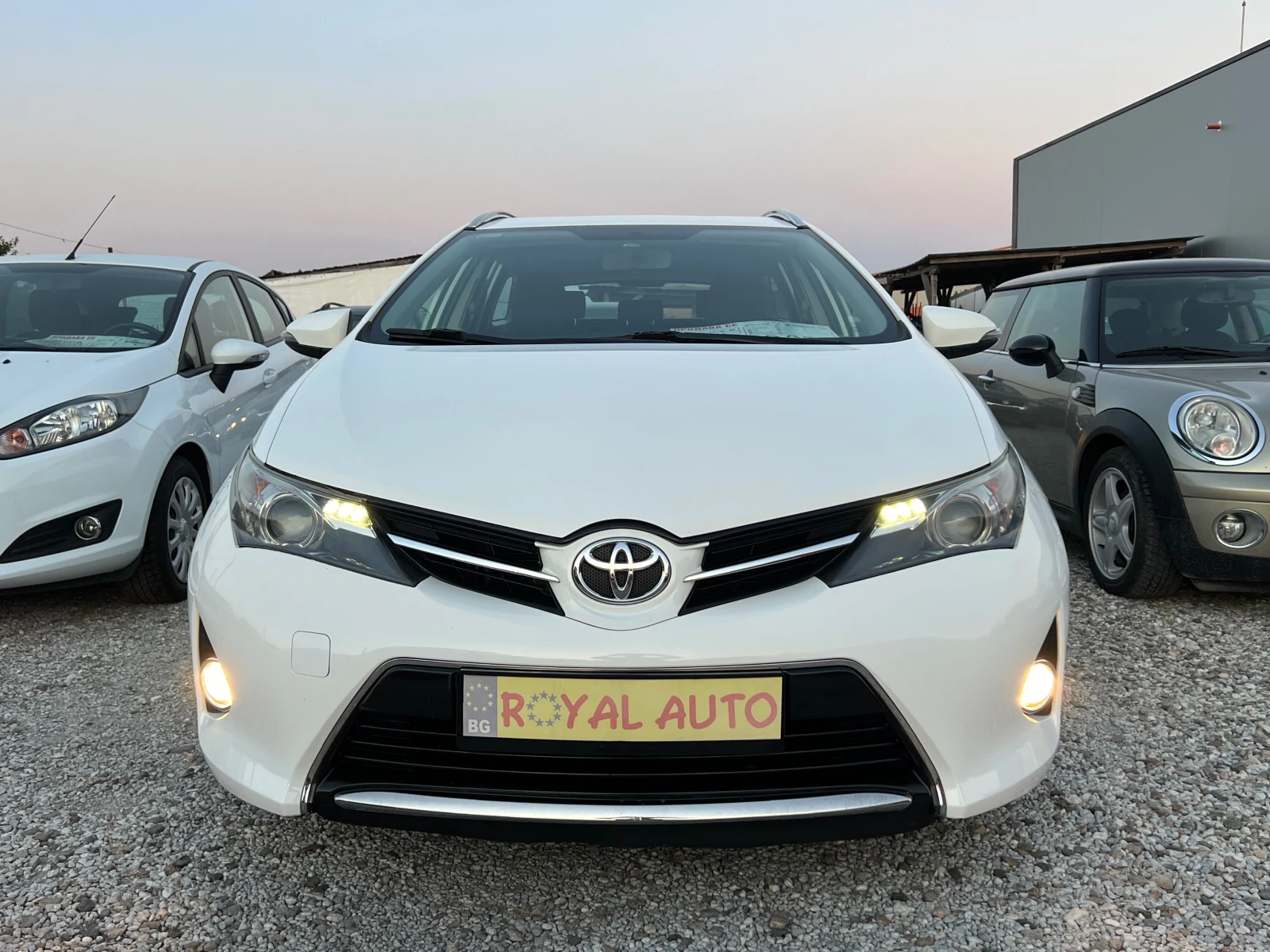 Toyota Auris ЛИЗИНГ-КЛИМА-НАВИ-КАМЕРА-ТОП, снимка 2 - Автомобили и джипове - 55729795