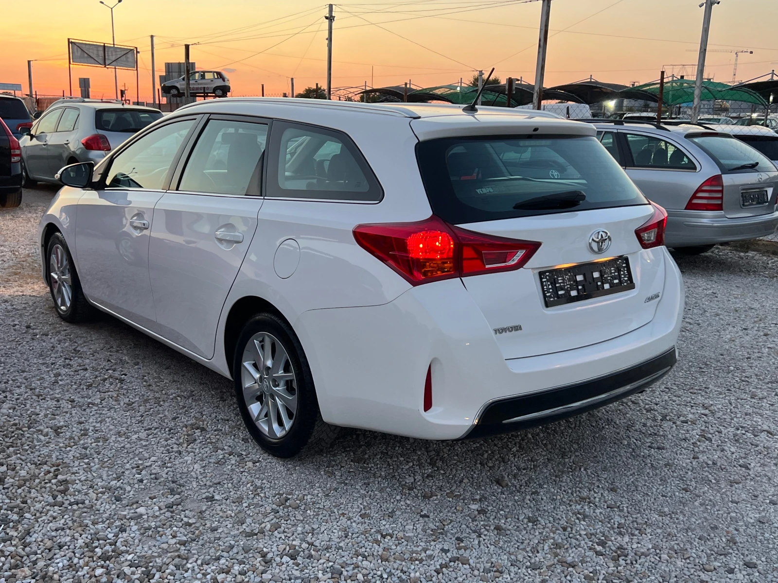 Toyota Auris ЛИЗИНГ-КЛИМА-НАВИ-КАМЕРА-ТОП, снимка 6 - Автомобили и джипове - 55729795