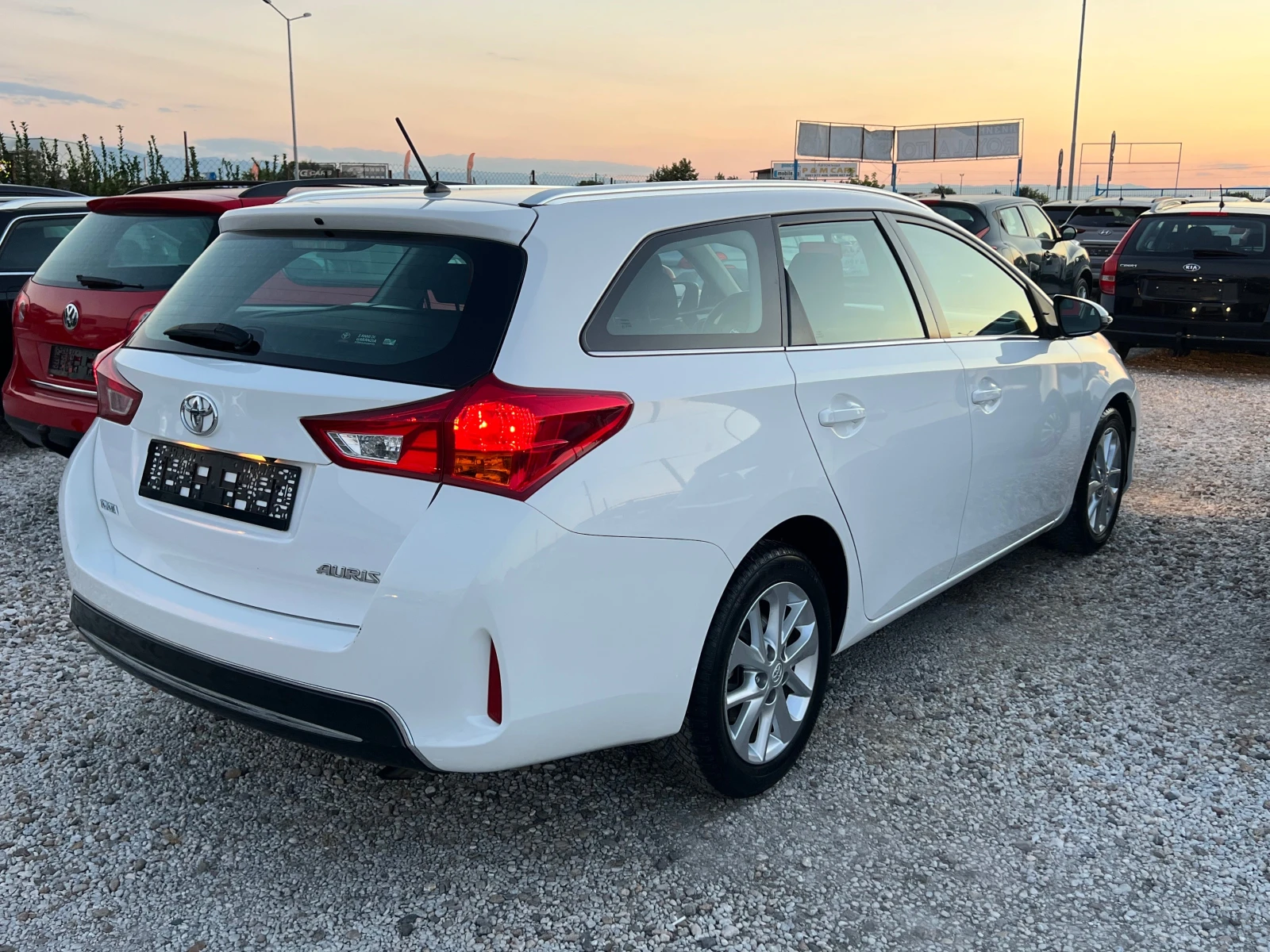Toyota Auris ЛИЗИНГ-КЛИМА-НАВИ-КАМЕРА-ТОП, снимка 4 - Автомобили и джипове - 55729795