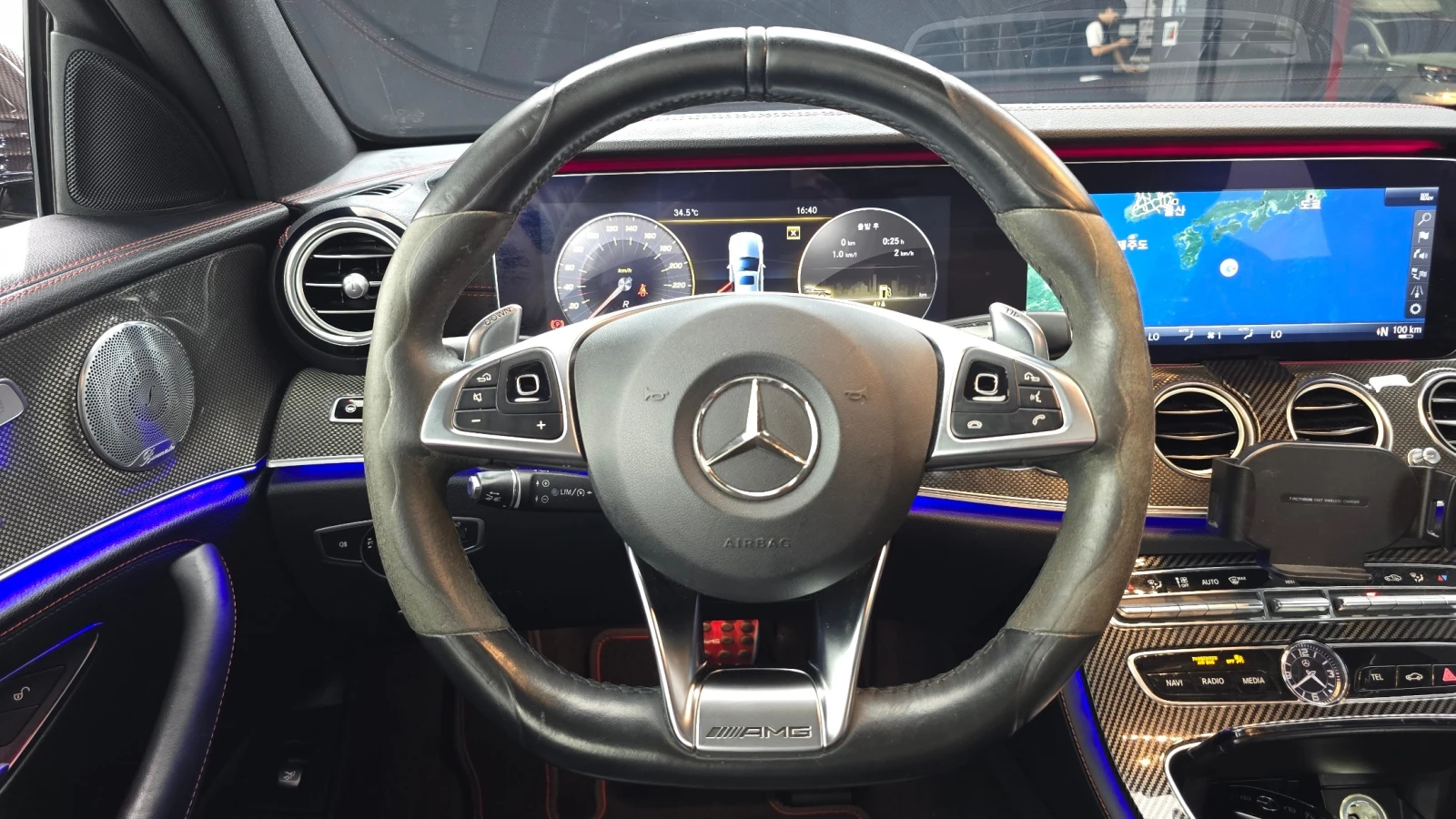 Mercedes-Benz E 43 AMG 4Matic, снимка 11 - Автомобили и джипове - 55742187
