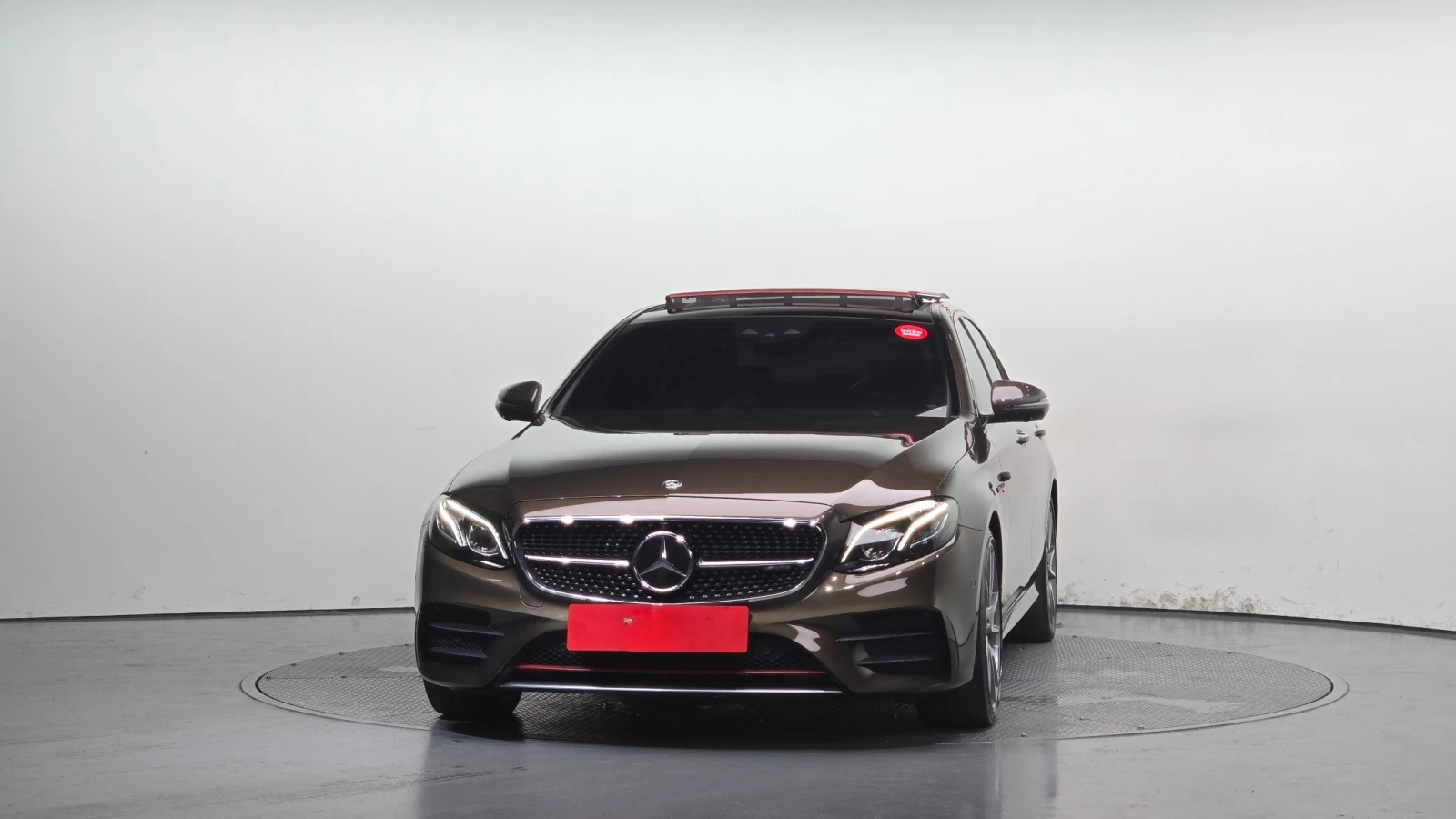 Mercedes-Benz E 43 AMG 4Matic, снимка 3 - Автомобили и джипове - 55742187