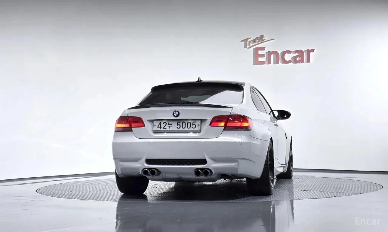 BMW M3 * Coupe * АВТОКРЕДИТ БЕЗ ПЪРВОНАЧАЛНА ВНОСКА* , снимка 4 - Автомобили и джипове - 56118500