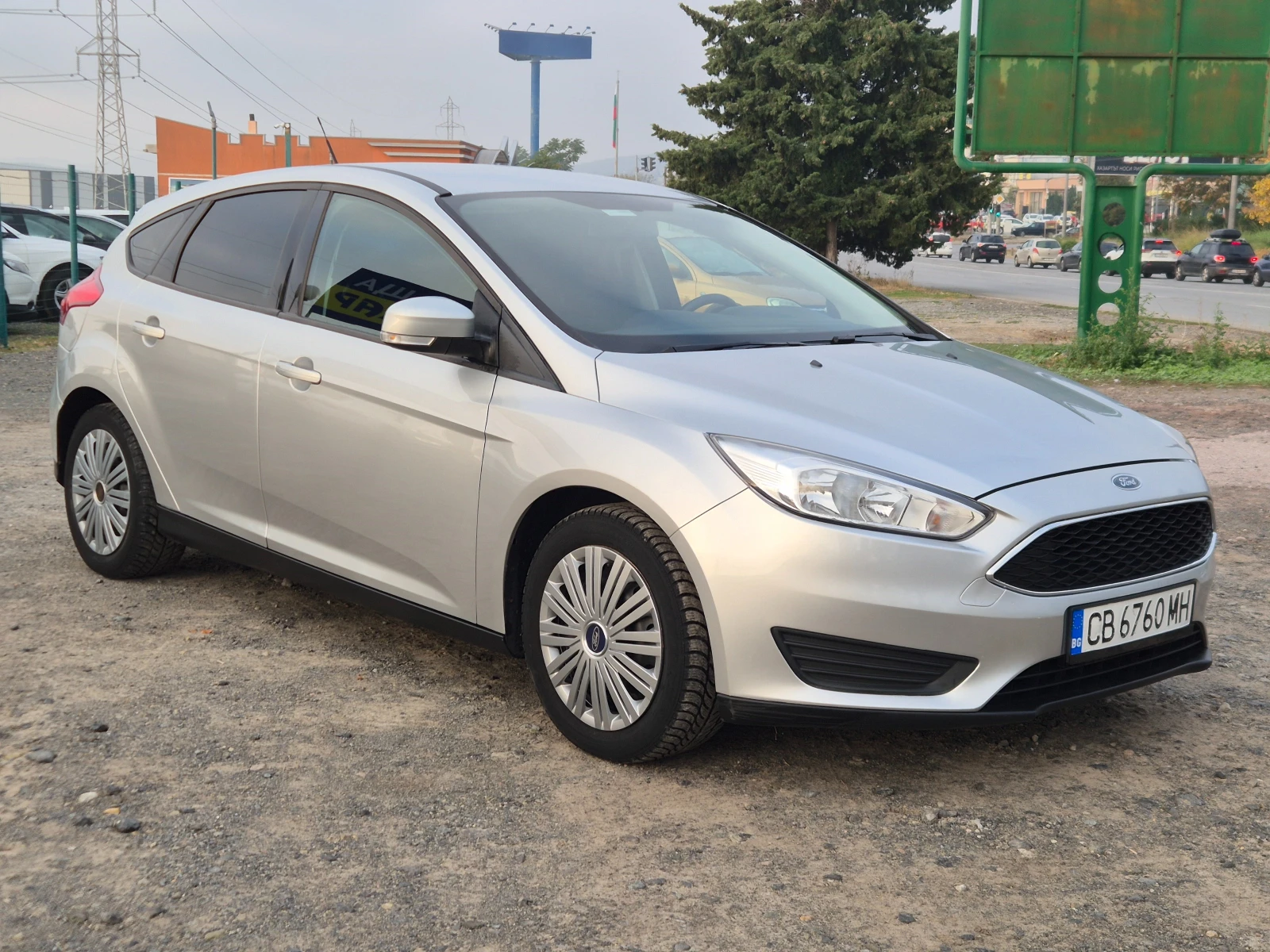 Ford Focus 1.0i 3бр, снимка 7 - Автомобили и джипове - 56589061