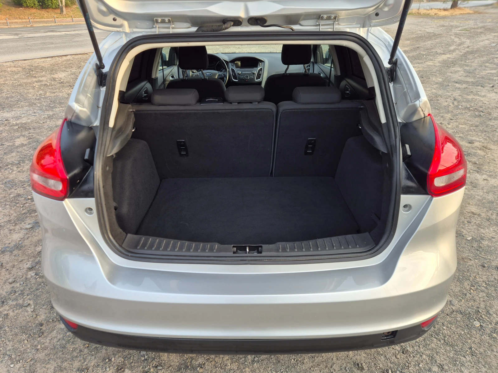 Ford Focus 1.0i 3бр, снимка 11 - Автомобили и джипове - 56589061