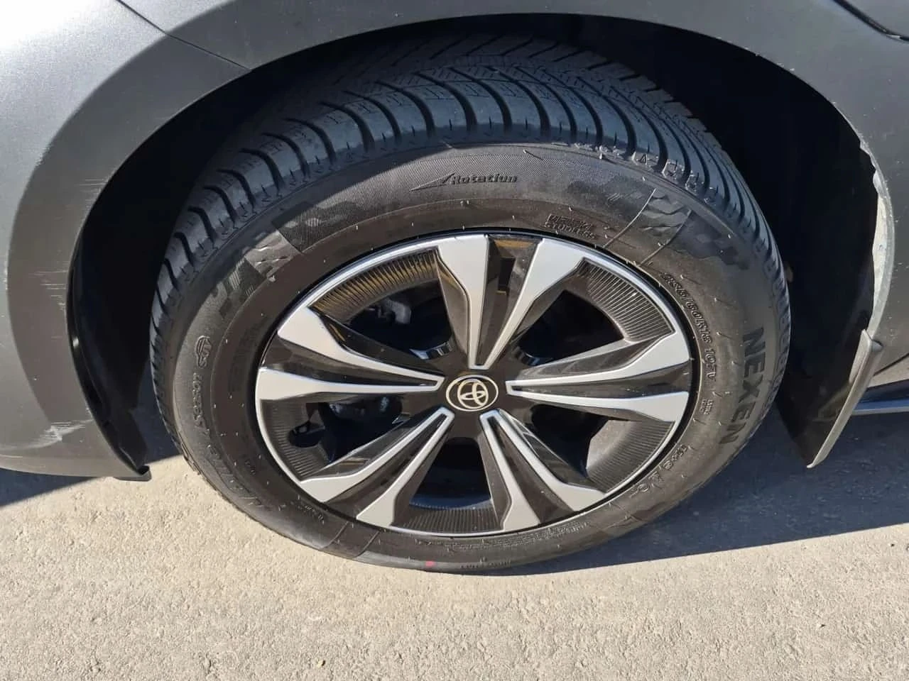 Toyota bZ4X, снимка 6 - Автомобили и джипове - 56689216