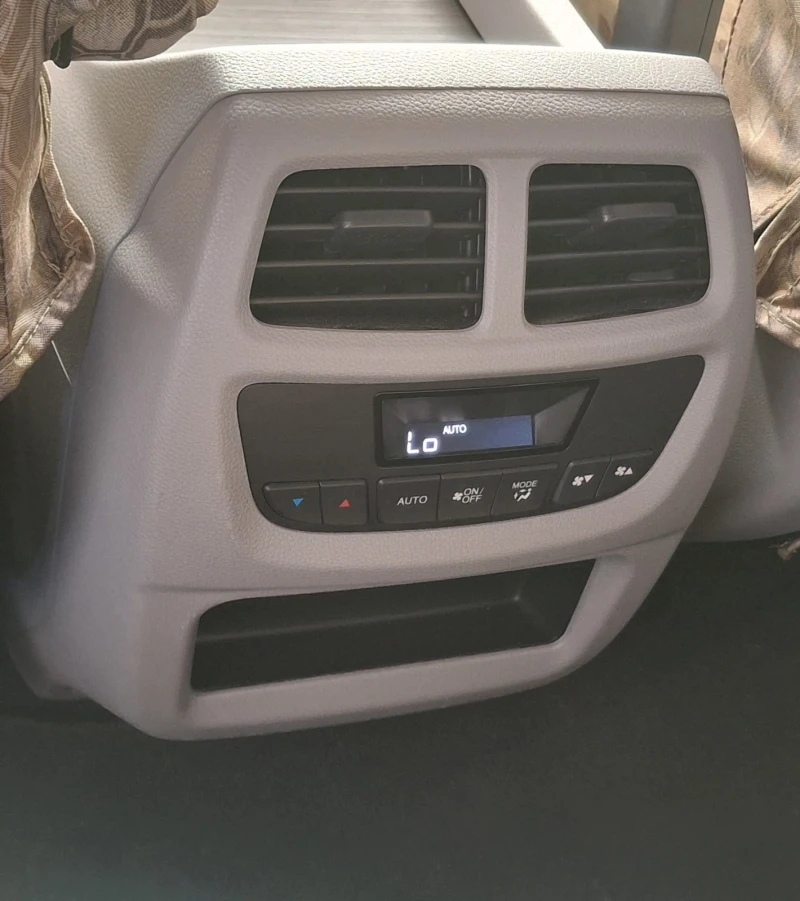 Honda Pilot AWD 3.5i V6 i-VTEC 294PS, снимка 10 - Автомобили и джипове - 51537112