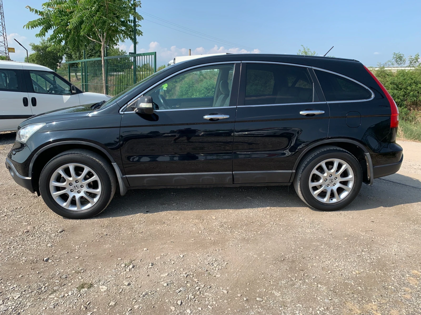 Honda Cr-v 2.0-EXECUTIVE-РЪЧКА-БЕЗ-КОРОЗИЯ-1Г-ГАРАНЦИЯ! - изображение 2