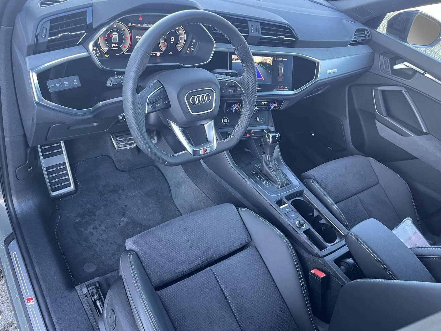 Audi Q3 Competition 40 TDI qu - изображение 7