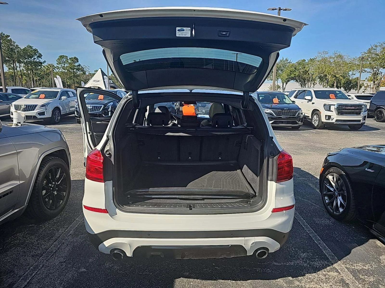 BMW X3 xDrive30i / DISTRONIC / ПАНОРАМА / М.ТОЧКА  - изображение 10