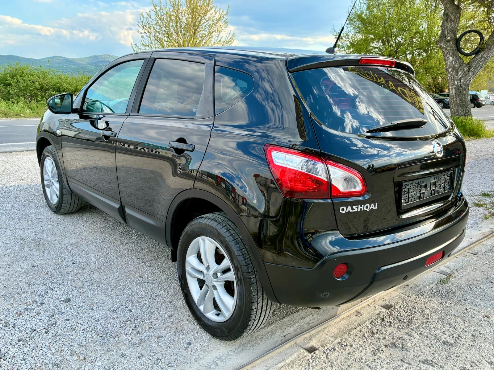 Nissan Qashqai 1.5 DCI Euro 5, снимка 6 - Автомобили и джипове - 54429349
