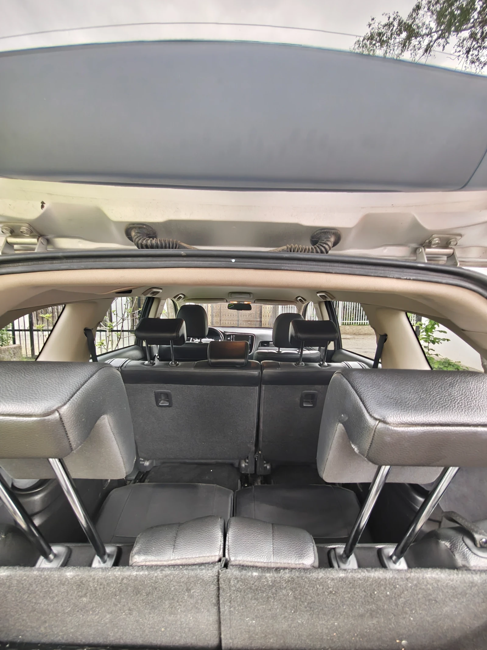 Mitsubishi Outlander, снимка 13 - Автомобили и джипове - 54485556