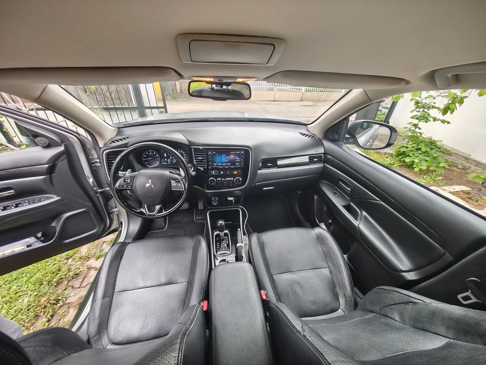 Mitsubishi Outlander, снимка 9 - Автомобили и джипове - 54485556