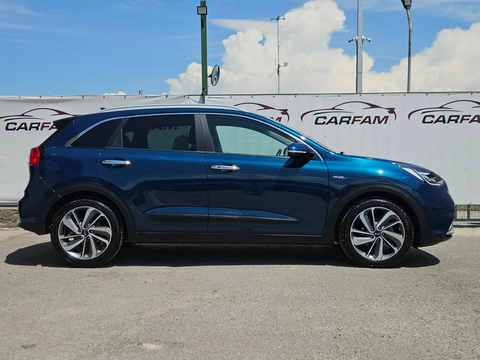 Kia Niro 1.6EcoHybrid/Top Line/90000км/CARPLAY/ДИСТРОНИ/LED, снимка 2 - Автомобили и джипове - 54942721