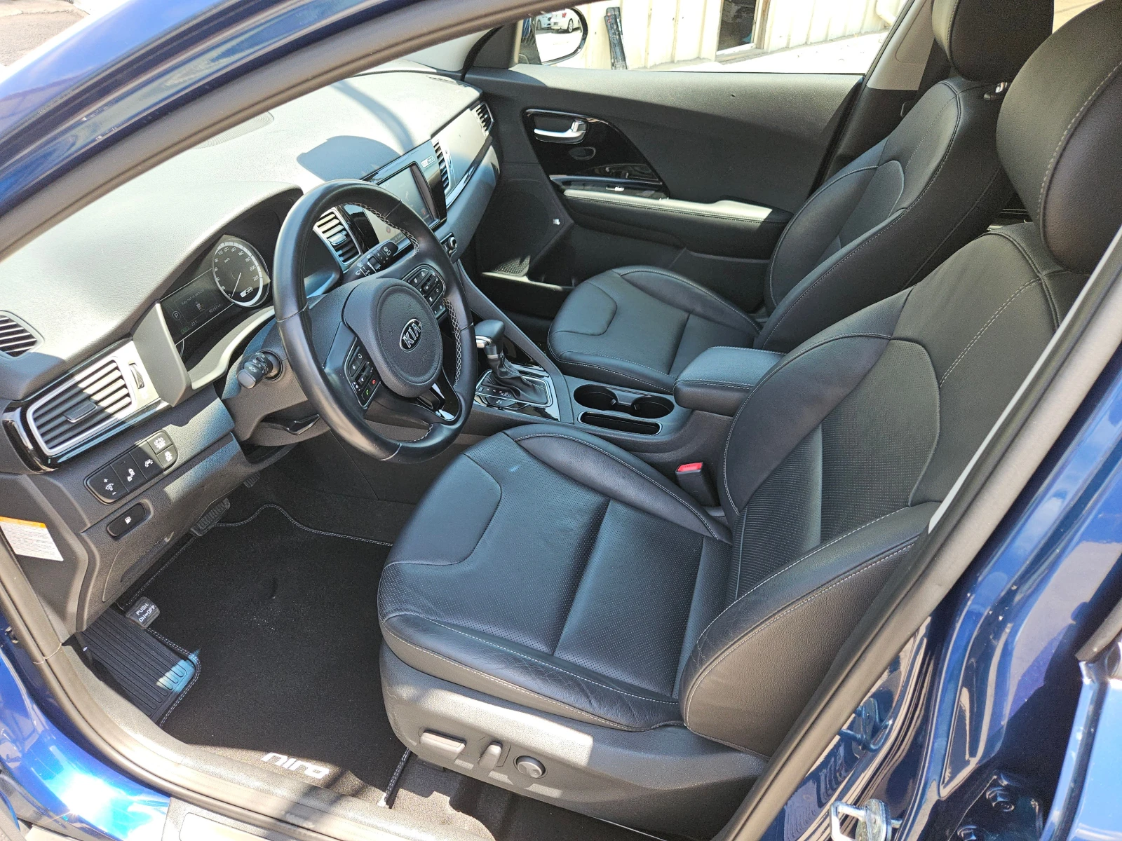 Kia Niro 1.6EcoHybrid/Top Line/90000км/CARPLAY/ДИСТРОНИ/LED, снимка 9 - Автомобили и джипове - 54942721