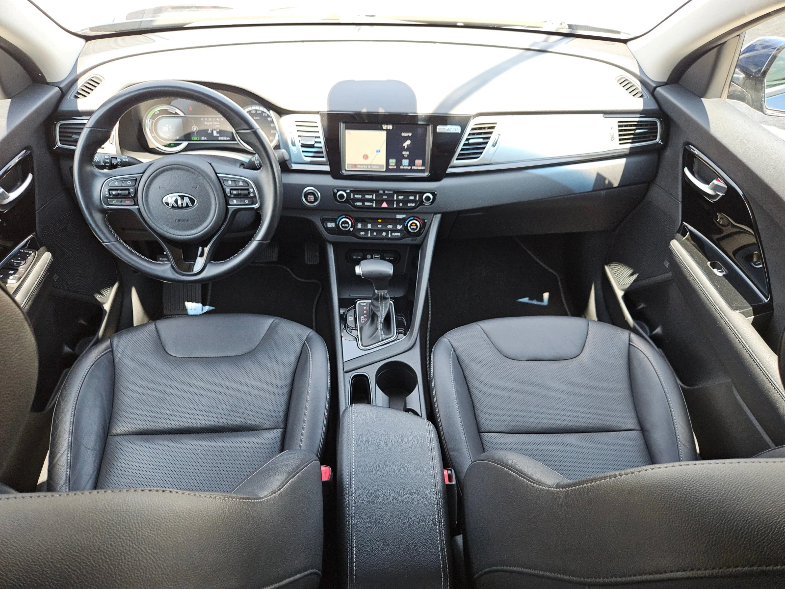 Kia Niro 1.6EcoHybrid/Top Line/90000км/CARPLAY/ДИСТРОНИ/LED, снимка 10 - Автомобили и джипове - 54942721