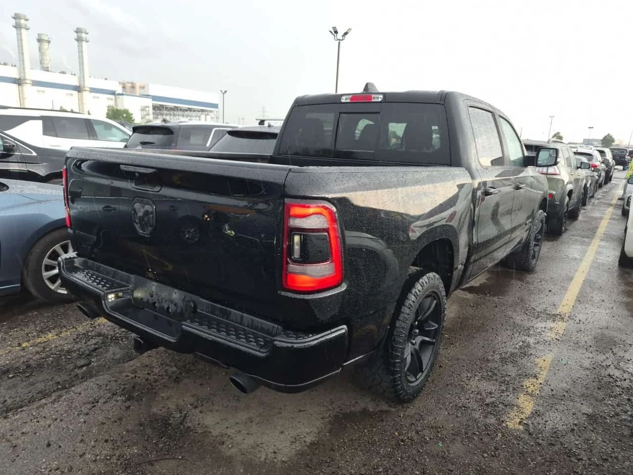 Dodge RAM 1500  SPORT CREW CAB SHORT BED / ЦЕНА ДО БЪЛГАРИЯ , снимка 3 - Автомобили и джипове - 55281892