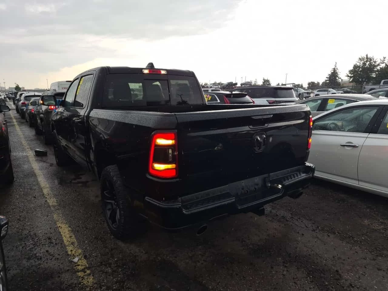 Dodge RAM 1500  SPORT CREW CAB SHORT BED / ЦЕНА ДО БЪЛГАРИЯ , снимка 4 - Автомобили и джипове - 55281892
