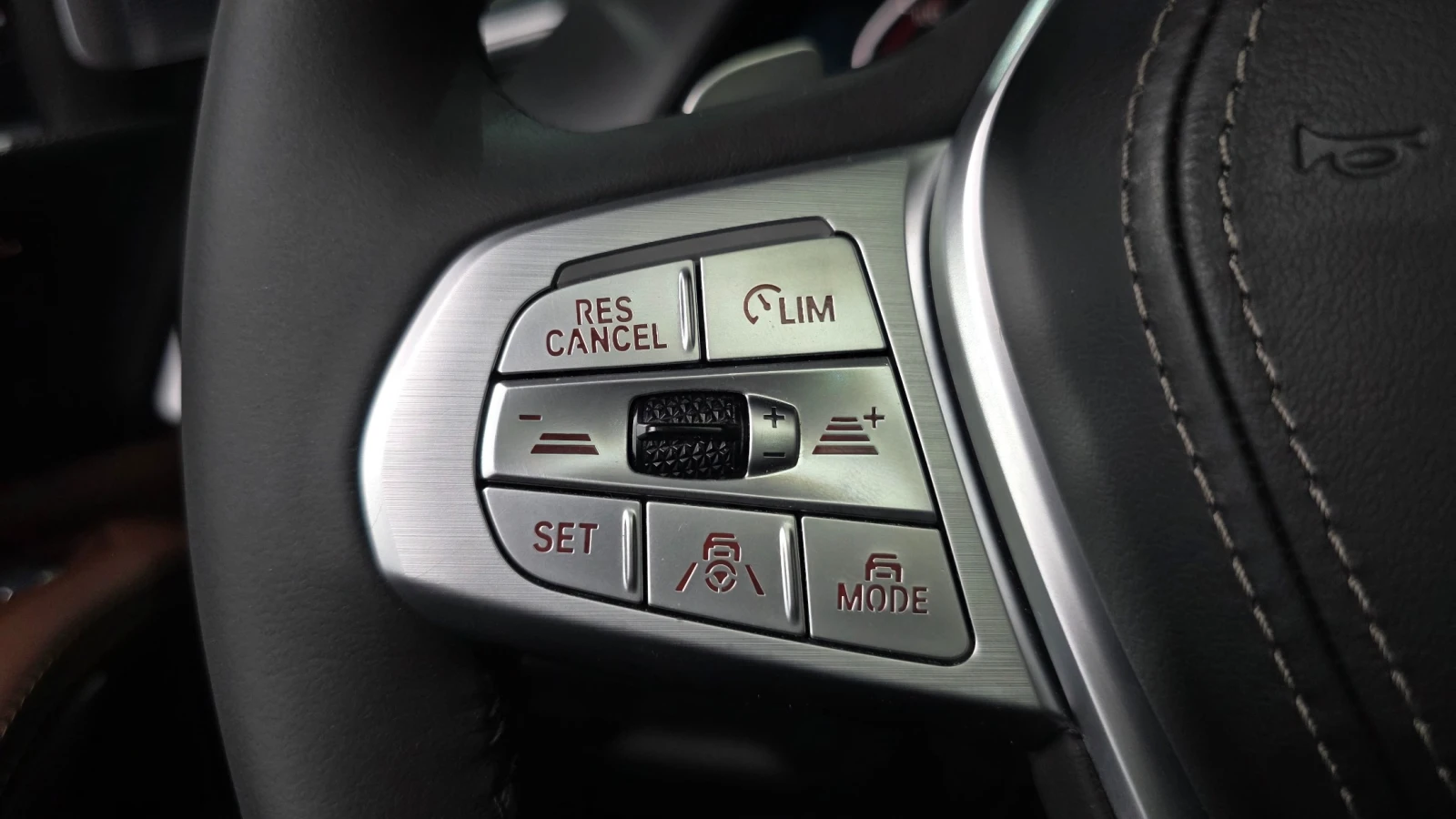 BMW X7 4.0D* Laser* Pano* Keyless* 360, снимка 17 - Автомобили и джипове - 55324148