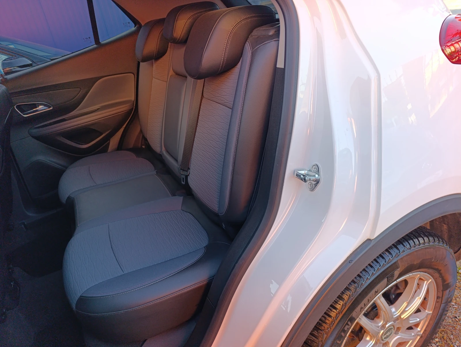 Opel Mokka 1.4i 16V Turbo, снимка 11 - Автомобили и джипове - 55904104