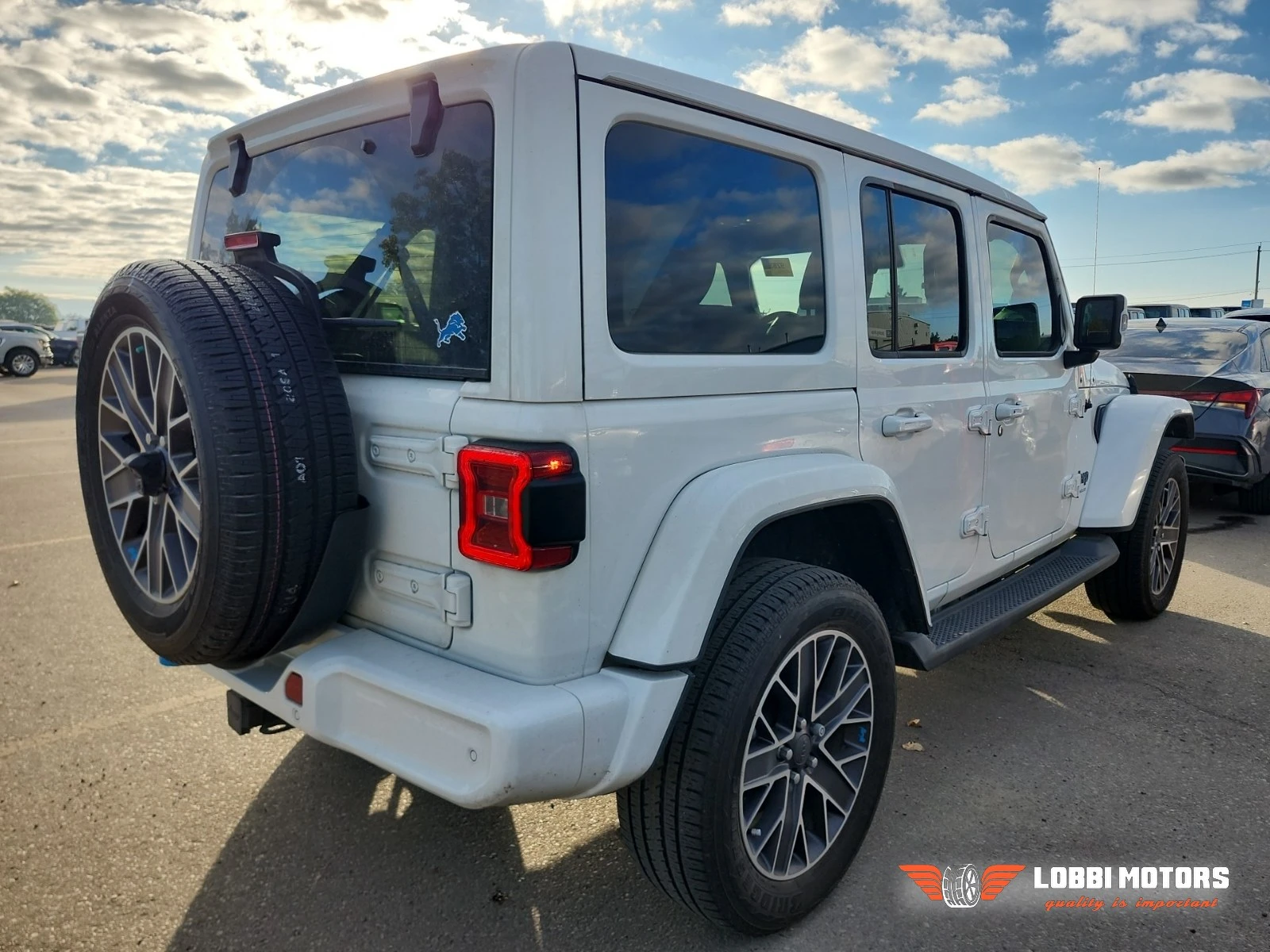 Jeep Wrangler, снимка 2 - Автомобили и джипове - 56295541