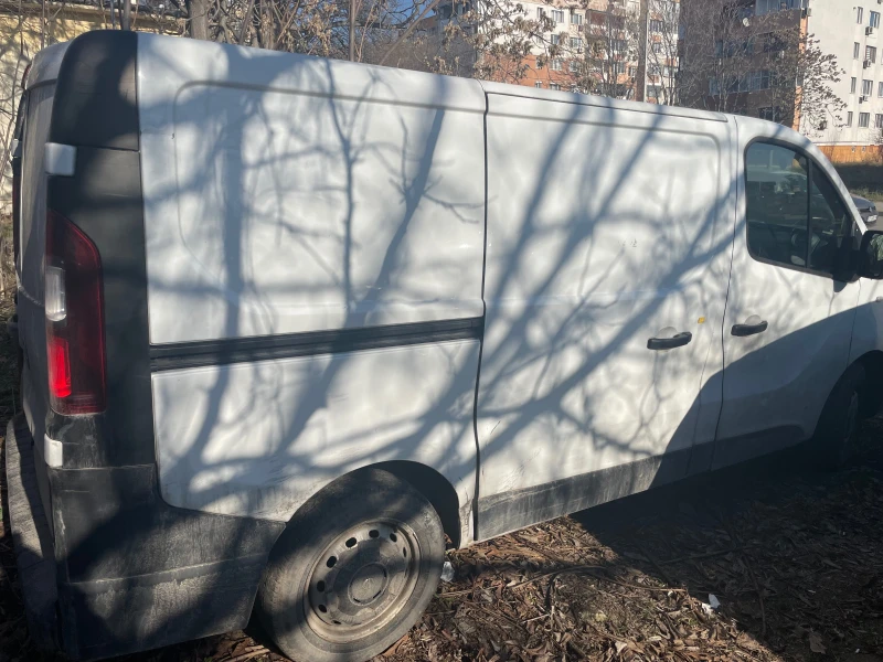 Opel Vivaro, снимка 12 - Бусове и автобуси - 48586941