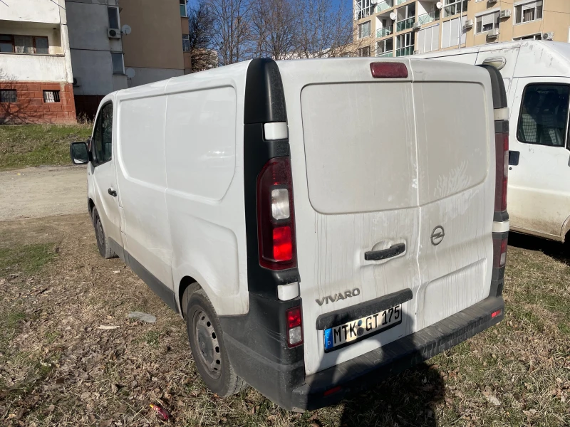 Opel Vivaro, снимка 4 - Бусове и автобуси - 48586941