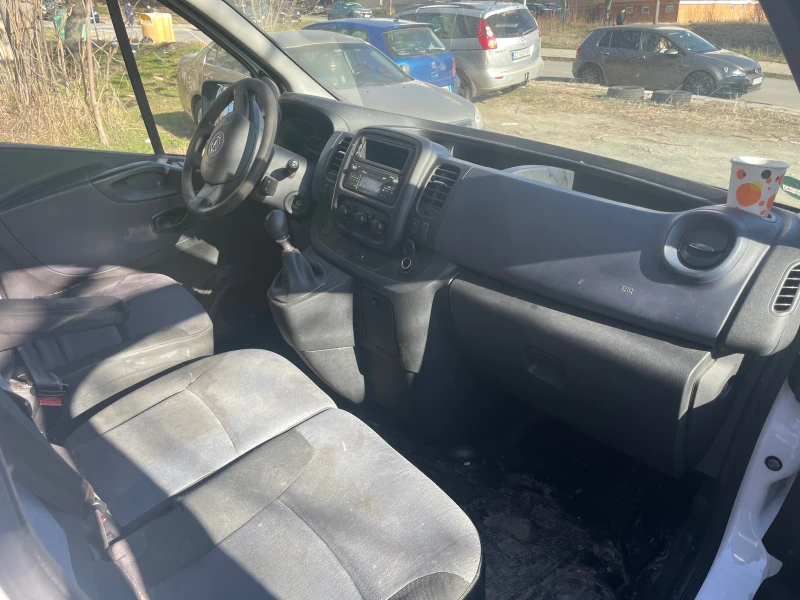 Opel Vivaro, снимка 11 - Бусове и автобуси - 48586941