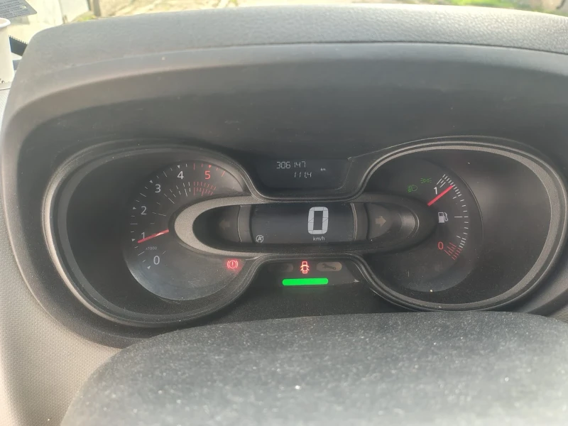 Renault Trafic, снимка 10 - Бусове и автобуси - 52436752