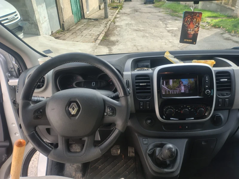 Renault Trafic, снимка 12 - Бусове и автобуси - 52436752