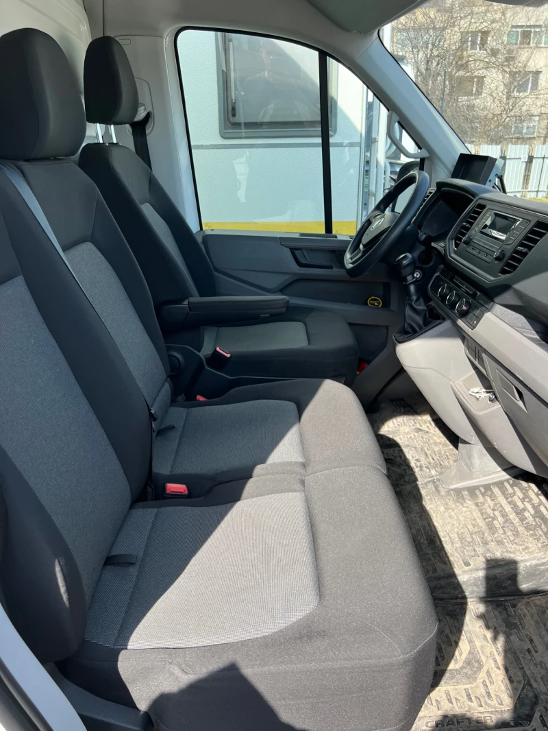 VW Crafter, снимка 10 - Бусове и автобуси - 52870505